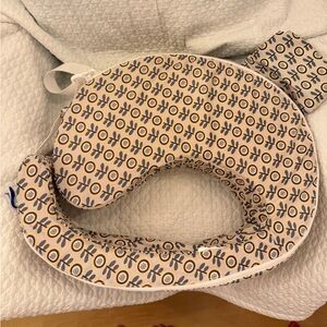 My best friend nursing pillow